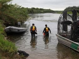 Las mujeres y el menor fueron rescatados con ayuda de cuerdas. EFE/ARCHIVO
