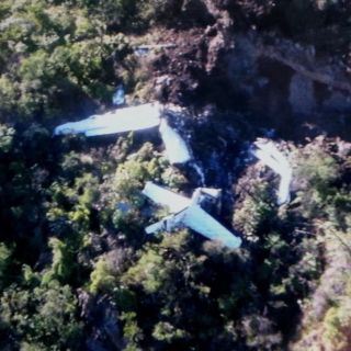 Seis muertos al caer una avioneta militar en Bolivia