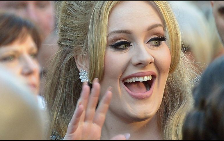 Adele dijo que tiene una perspectiva distinta sobre sus letras porque se dio cuenta de que ella era el problema. AFP / ARCHIVO