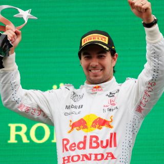 El espectacular duelo entre "Checo" Pérez y Lewis Hamilton en el  GP de Turquía