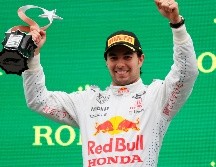 ”Checo” Pérez logró subirse por tercera vez en la temporada al podio. EFE / T. Bozoglu