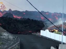 El avance de la lava en la isla La Palma el sábado 9 de octubre, en una imagen de video. EUTERS/Involcan