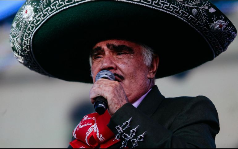 Muchos consideran a Vicente Fernández el cuarto “gallo”, uno de los mejores cantantes mexicanos de todos los tiempos. EL INFORMADOR / ARCHIVO