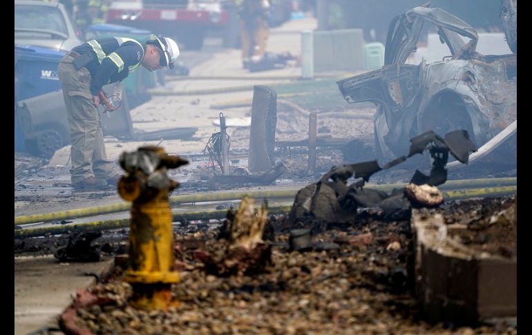 Dos heridos con quemaduras fueron llevados al hospital, informaron los bomberos. AP/G. Bull
