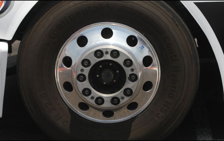 Realizar revisiones periódicas podría alargar la vida tus llantas. EL INFORMADOR/ARCHIVO