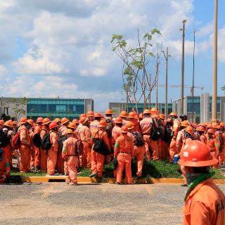 Paran las labores en Dos Bocas y exigen mejores condiciones