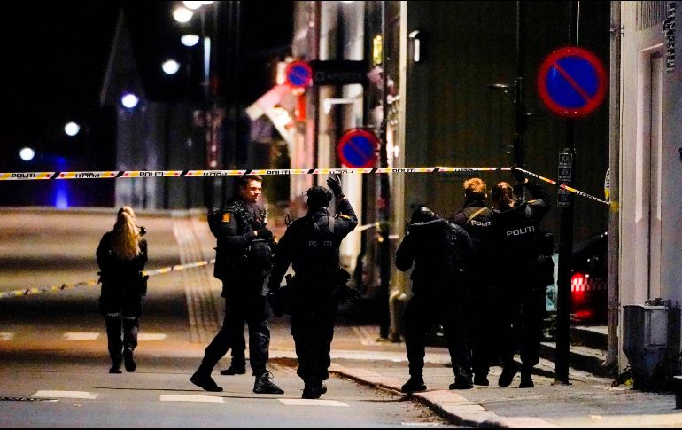 Un hombre armado con un arco y flechas ha provocado varios muertos y heridos en la ciudad Noruega de Kongsberg, según las primeras informaciones policiales. EFE / H. Mosvold Larsen