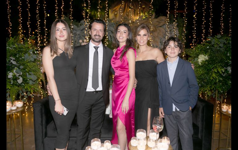 Fernanda Michel, Jorge Michel, Renata Michel, Alejandra Álvarez y Santiago Michel.  GENTE BIEN JALISCO/ JORGE SOLTERO