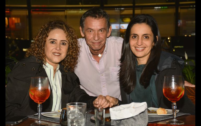 Claudia Ballardo, Jorge Albo y Karen Gal´n GENTE BIEN JALISCO/MARIFER RACHED