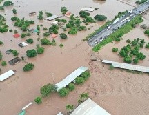 La circulación de la carretera Tecuala-Acaponeta quedó interrumpida por las inundaciones. FACEBOOK/SSPCNay