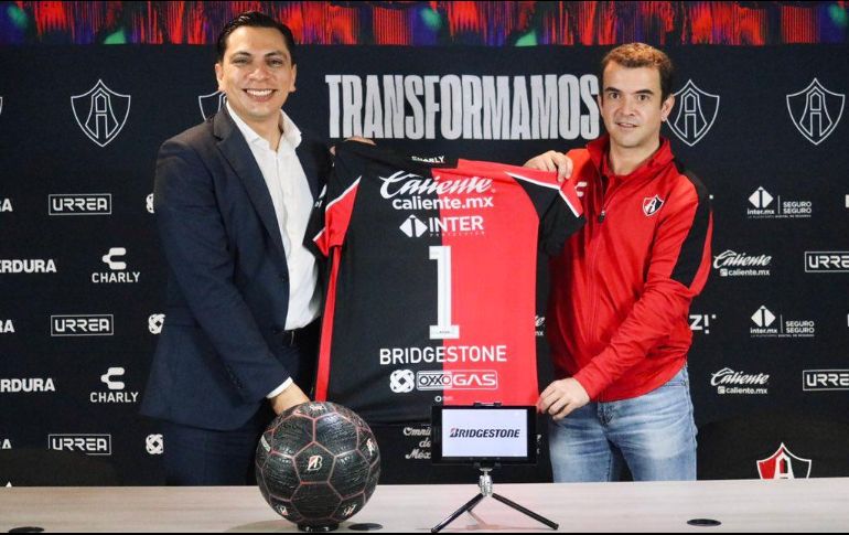 La marca Bridgestone estuvo hace cinco años con Atlas, ahora el logotipo de la marca estará en el short justo arriba del escudo del Atlas, así como en la playera, debajo del número de cada futbolista. TWITTER/@AtlasFC