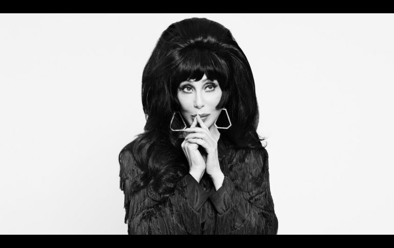 La denuncia presentada por Cher en Los Ángeles se menciona la retención del dinero por años. EFE/Warner Records