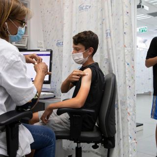 Pfizer y BioNTech piden licencia europea para vacunar a niños de 5 a 11 años