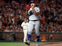 El ponche ante Kris Bryant fue el cuadragésimo quinto que consiguió en partidos de playoffs. AFP / H. How