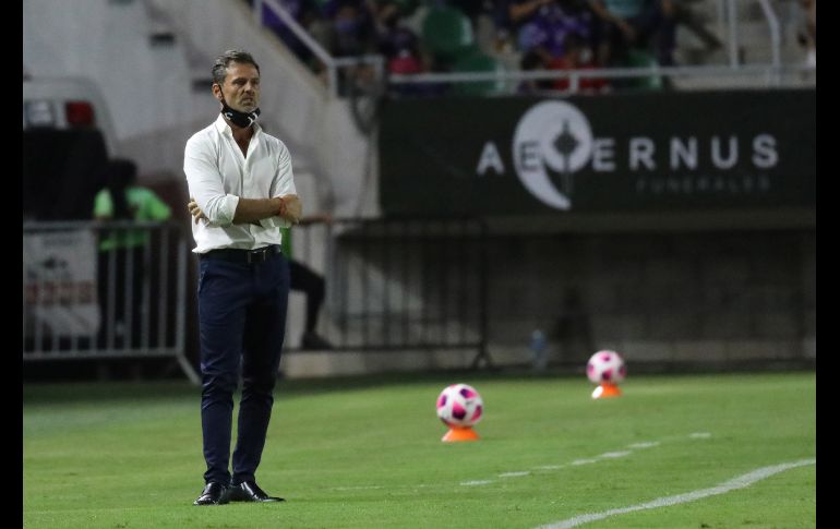 LO INTENTÓ. Pese a jugar con 10, Diego Cocca supo acomodar al equipo y cerca estuvieron de empatar en algunos lapsos del partido. IMAGO7