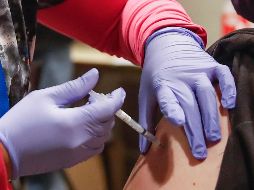 Hasta el momento, la OMS ha autorizado las tres vacunas aprobadas por la FDA -las de Pfizer/BioNTech, Moderna y Janssen-; y también ha incluido en su lista dos versiones de de AstraZeneca, además de los sueros Sinopharm y Sinovac. AFP / ARCHIVO