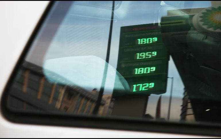 La gasolina rozó los 2 euros esta semana en Lisboa. XINHUA/G. Jing