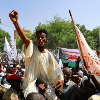 Sudaneses piden la disolución del actual Gobierno