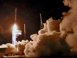 Un cohete Atlas V despegó llevando a Lucy, que hará un viaje indirecto que abarca casi seis mil 300 millones de kilómetros. AP/J. Raoux