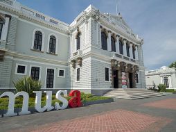 El MUSA se ilumina de rosa. ESPECIAL/FOTOTECA MUSA.