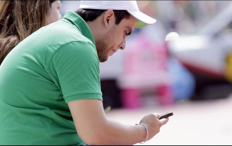 Si la persona que recibe el mensaje presiona el link o página a la que piden comunicarse puede ser víctima del robo de sus contraseñas. EL INFORMADOR / ARCHIVO