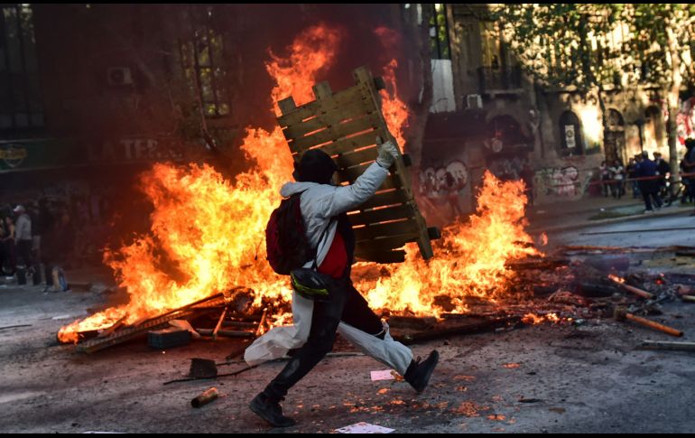 Disturbios durante las manifestaciones en Santiago, Chile. AFP / ARCHIVO