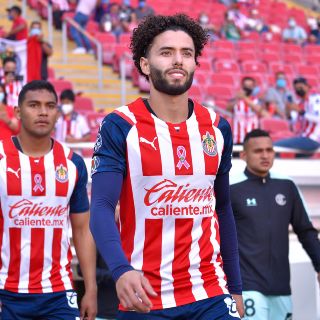 Chivas revela uniforme en pro de la lucha contra el cáncer de mama