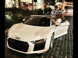 Entre sus excentricidades, Juan Ríos portaba armas y gustaba de publicar también grabaciones donde lucía sus costosos autos en exhibiciones y videos musicales. FACEBOOK / Jr Ribers