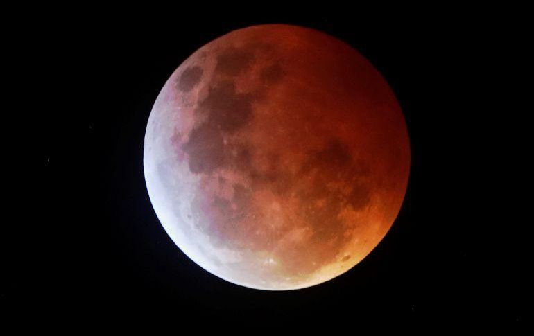 La luna de sangre se podrá ver durante la noche del miércoles 20 de octubre. ARCHIVO
