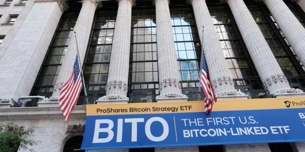 Bitcoin: Primer fondo indexado a la criptomoneda debuta en Wall Street