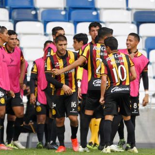 Leones Negros derrota a domicilio a los Raya2