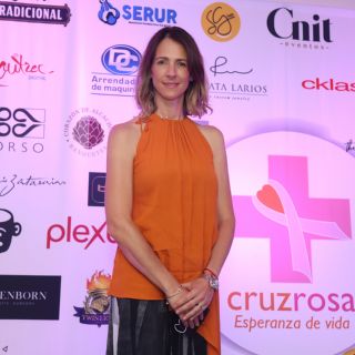 Cruz rosa: Haz más por los demás