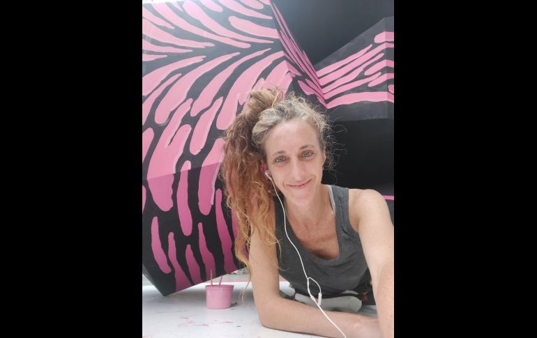 La abeja tiene como labor preservar la vida y eso tienen en común con las mujeres / Fotos: Cortesía Cecilia Seoane