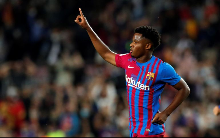 PIEDRA ANGULAR. Ansu Fati, que cumplirá 19 años a finales de octubre, es uno de los puntales en la renovación generacional del Barcelona, con el que ha ido batiendo récords de precocidad. REUTERS