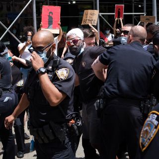 Nueva York obligará a vacunarse a todos sus funcionarios