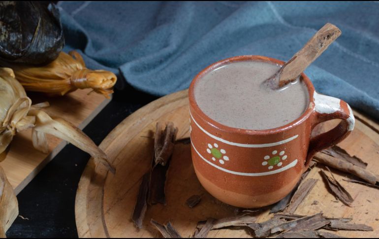 Prepara un champurrado para tomarlo solo o con tu postre favorito. ISTOCK.