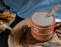 Prepara un champurrado para tomarlo solo o con tu postre favorito. ISTOCK.