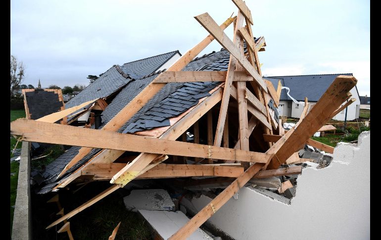 La primera tormenta de la temporada siguió su progresión este jueves hacia la frontera con Alemania, al este. AFP/F. Tanneau