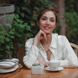 Cynthia Alesco con la actuación en las venas