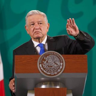 Triunfo de Dodgers alivió a AMLO tras lesionarse jugando beisbol