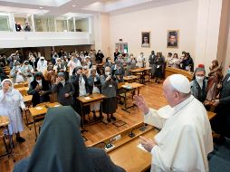 El Papa Francisco visita a las religiosas del Instituto de las Hijas de María Auxiliadora. EFE / VATICANO