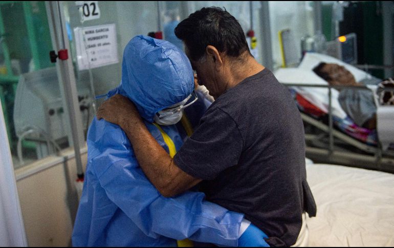 Paciente peruano, contagiado de COVID-19, en el hospital de Virgen de Fátima. AFP/E. Benavides