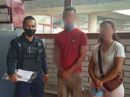 Los elementos de la Policía se comunicaron con la familia, para informarles que el joven está en buen estado de salud, también se contactó a una amiga de la familia que vive en la ciudad para ser el nexo para facilitar el regreso a su hogar. CORTESÍA/POLICÍA DE GUADALAJARA