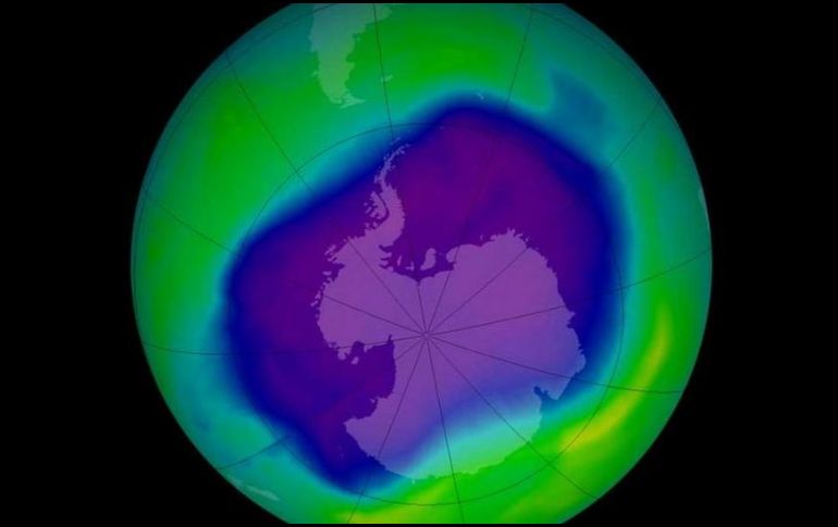 En 1985, el planeta enfrentaba una gran crisis ambiental con el hallazgo de un agujero en la capa de ozono, lo que motivó a líderes mundiales a impulsar una serie de acciones para prohibir los químicos CFC GETTY IMAGES