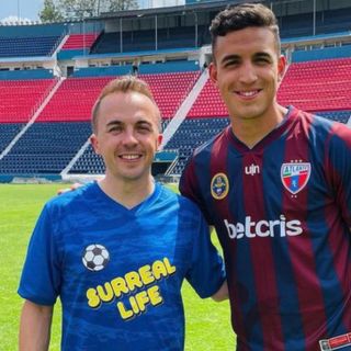 En la infancia: Actor de "Malcolm in the Middle" posa junto a jugador del Atlante