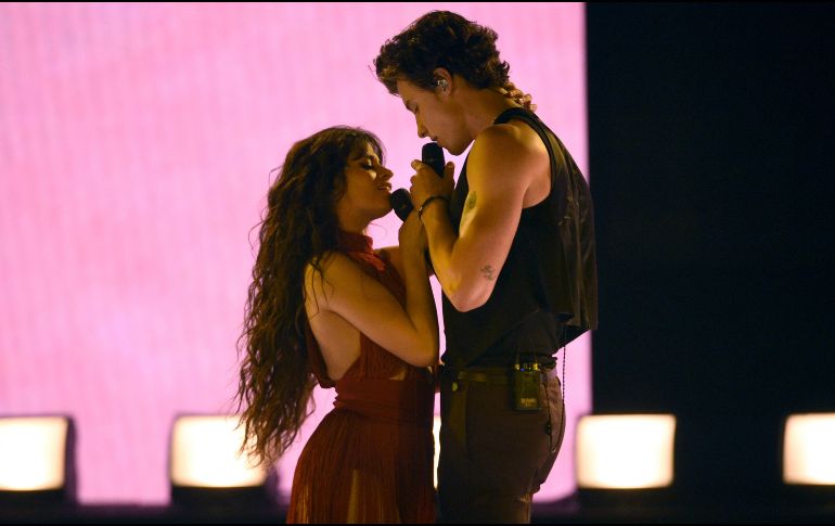 La pareja busca vivir la experiencia del Día de Muertos en el país. AP/ARCHIVO