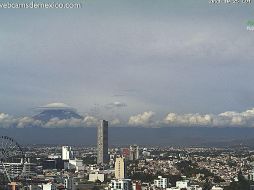 Autoridades explicaron que se trataba de una nube tipo lenticular, que suelen aparecer en lugares montañosos. TWITTER / @spcver