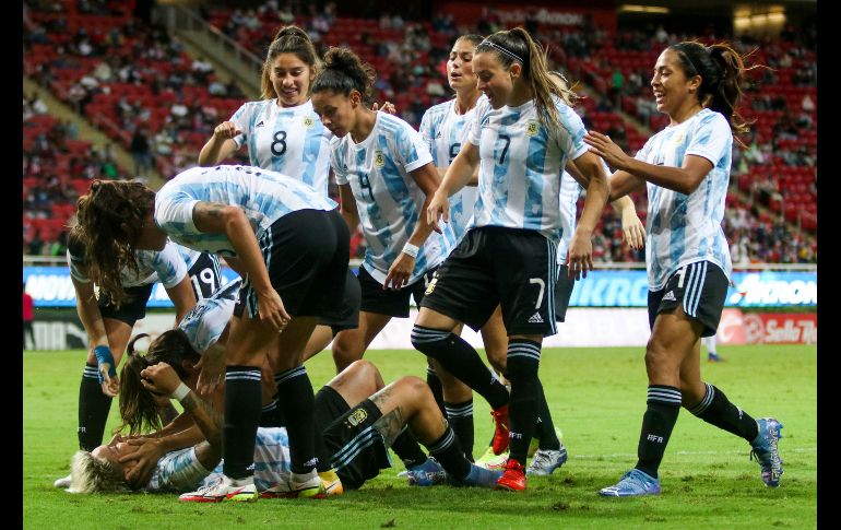 COSECHA. Argentina se lleva una victoria y una derrota de tierras jaliscienses, tras vencer en el Akron a Chivas y caer con el Tri Femenil por 6-1 en Tepatitlán. IMAGO7