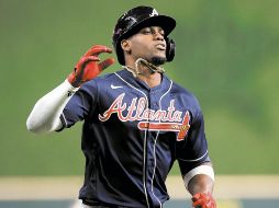 Primer paso. Jorge Soler, el primer bateador en esta Serie Mundial, se voló la barda al tercer lanzamiento del juego. AFP/ C. Mandato