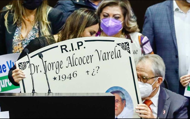 Diputados panistas piden al secretario de Salud que evite “dolor y sufrimiento a mexicanos”. SUN/D. Simón